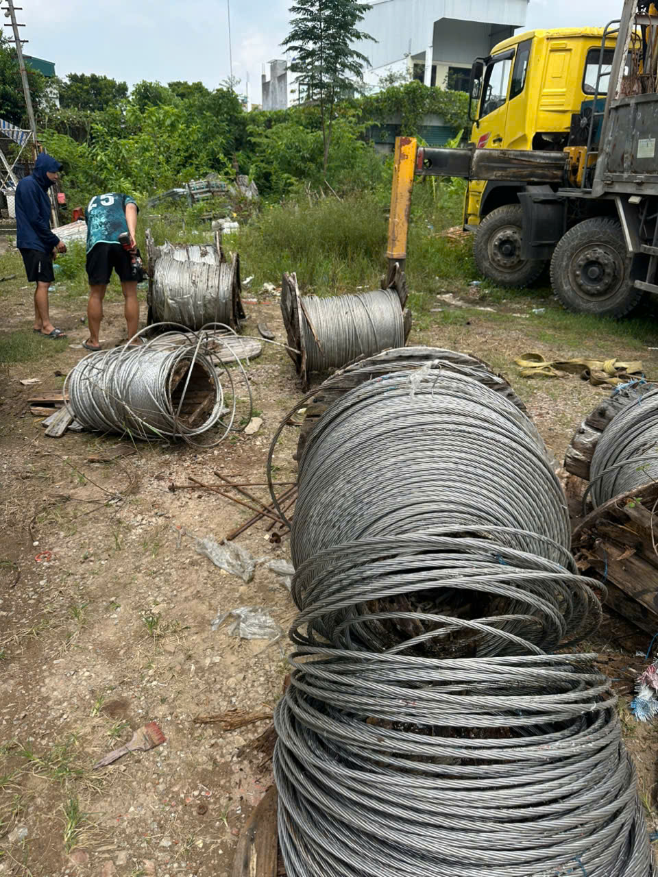 Thu gom dây cáp nhôm tại bãi